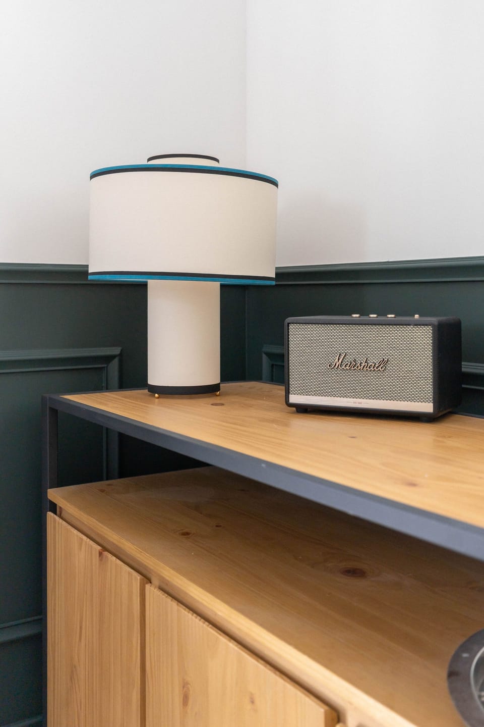 Mas etoile salle a manger enceinte marshall musique sarah lavoine decoration mimet provence