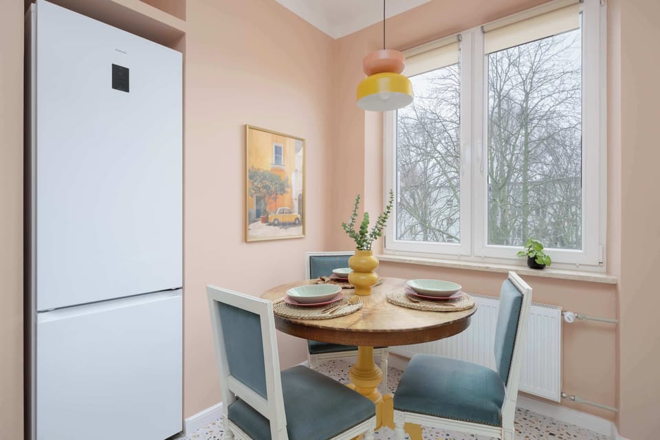 Open-plan kitchen and dining area designed for comfortable everyday use.