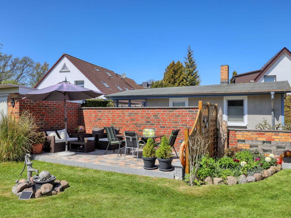 House, Garden, Shrub, Roof, Home, Residential Area, Brick, Furniture, Cottage