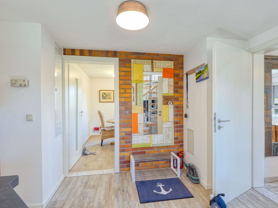 Wall, Flooring, Wood, Interior Design, Floor, Ceiling, Room, Door, Furniture, Apartment