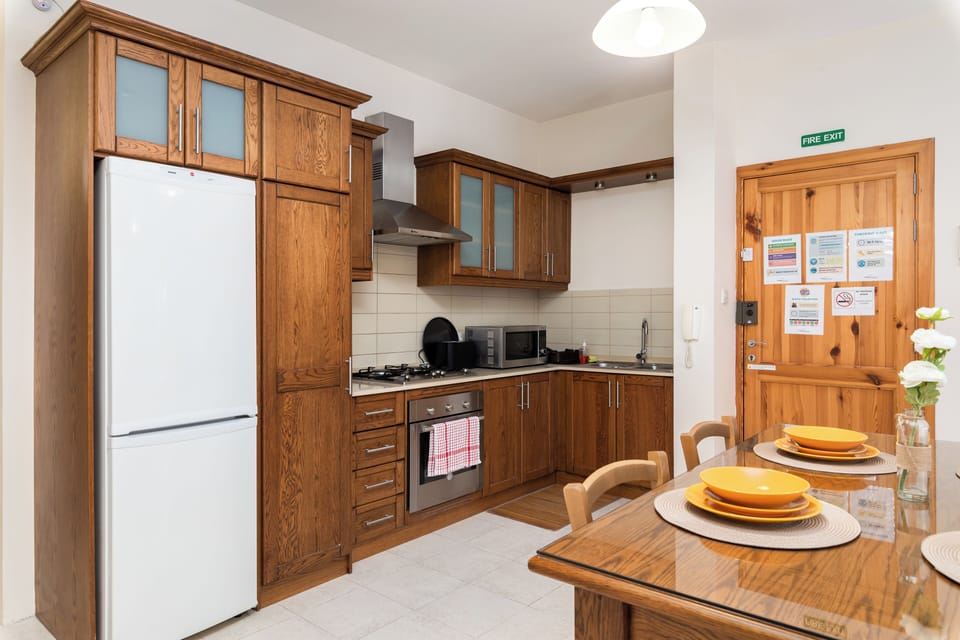 Apartment, 2 Bedrooms, Non Smoking, Kitchen | Private kitchen | Electric kettle, toaster