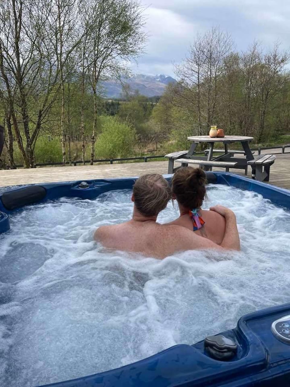 Outdoor spa tub