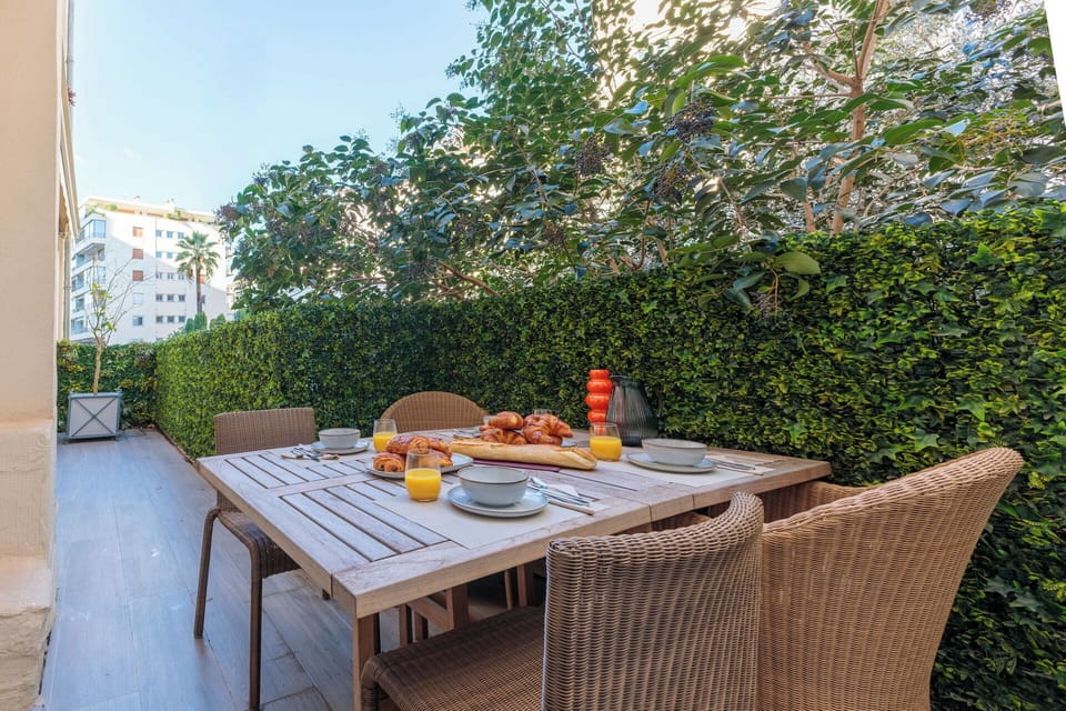Balcony / Terrace / Patio