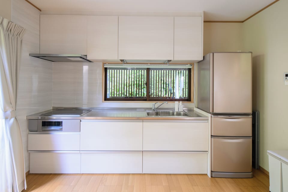 Family House, Mountain View | Private kitchen | Full-size fridge, microwave, oven, stovetop