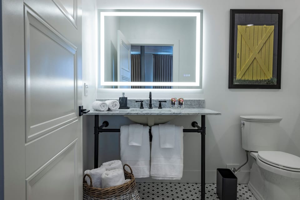 Shower, free toiletries, hair dryer, bathrobes