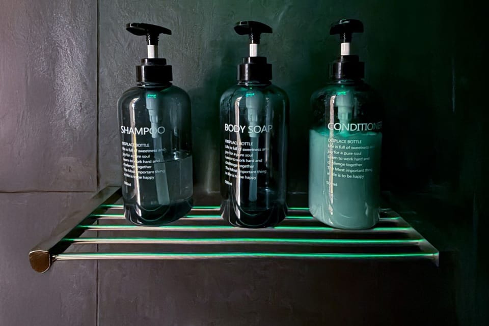 Bathroom amenities