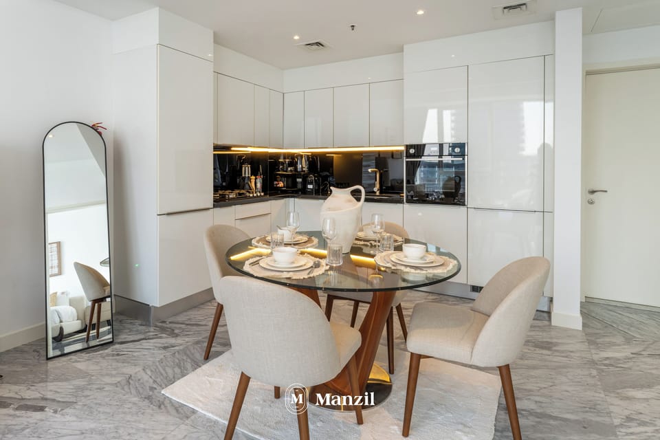 Luxury Apartment, Lake View | Private kitchenette