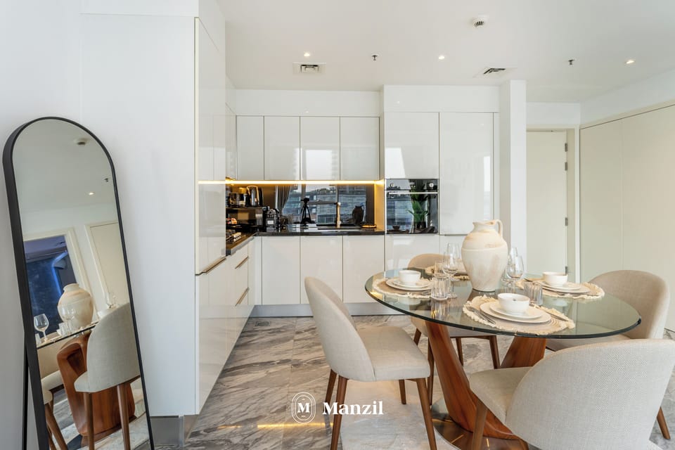 Luxury Apartment, Lake View | Private kitchenette