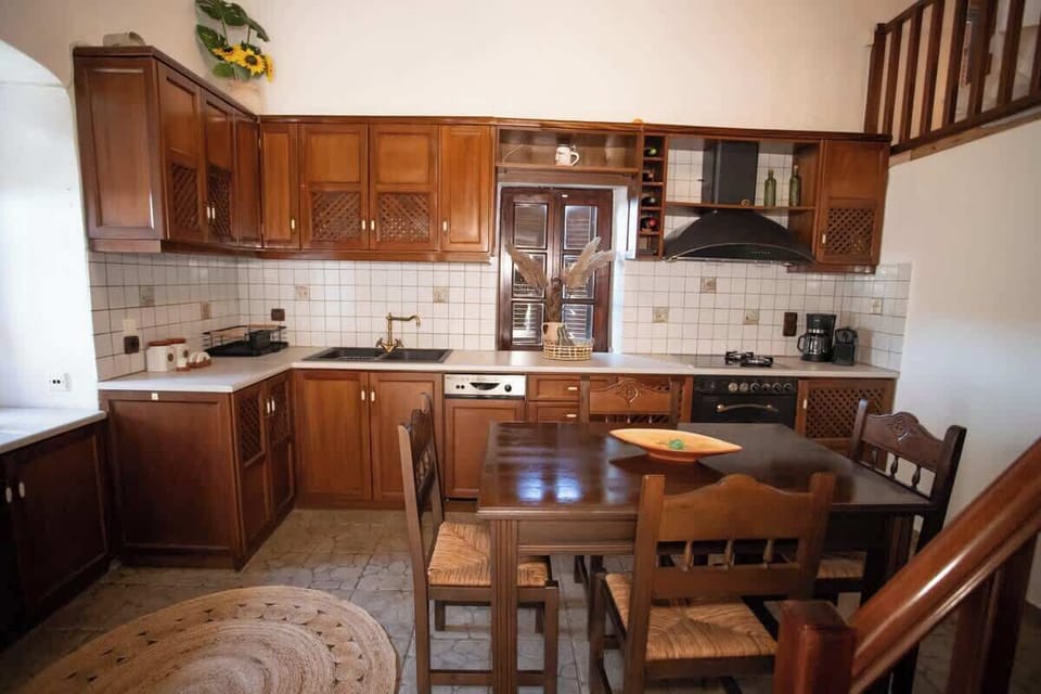 House | 3 bedrooms, desk, Internet