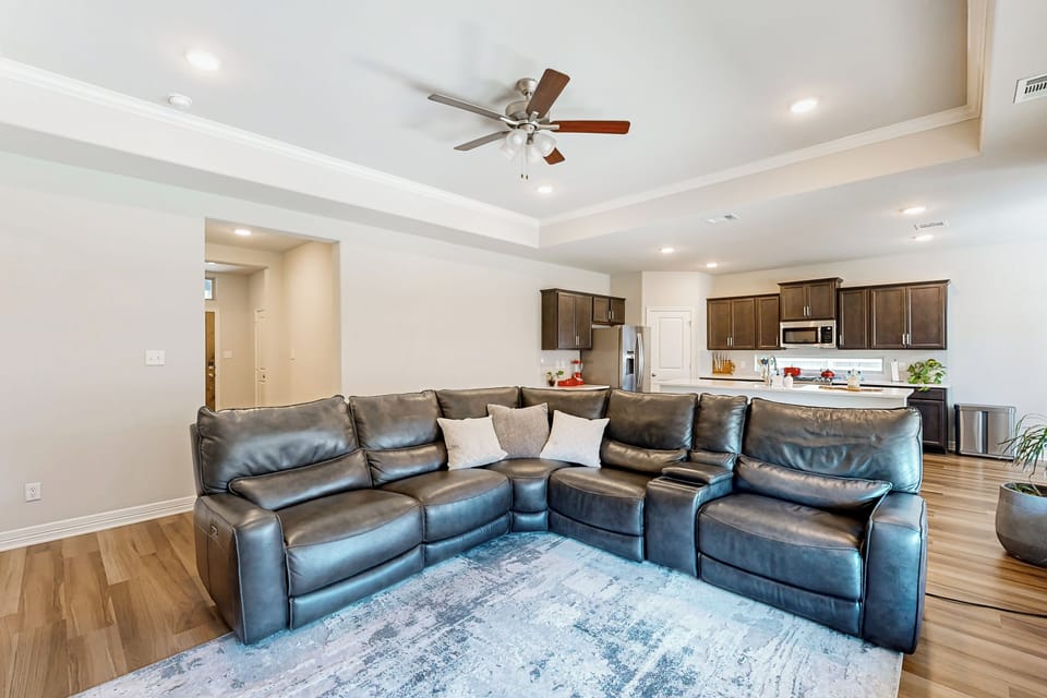 House (3 Bedrooms) | Interior