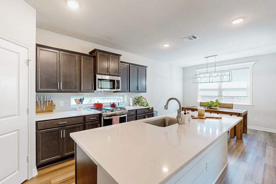 House (3 Bedrooms) | Interior