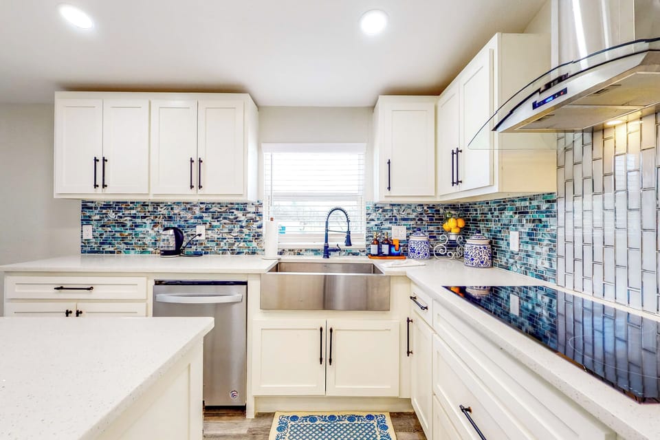 House (6 Bedrooms) | Interior