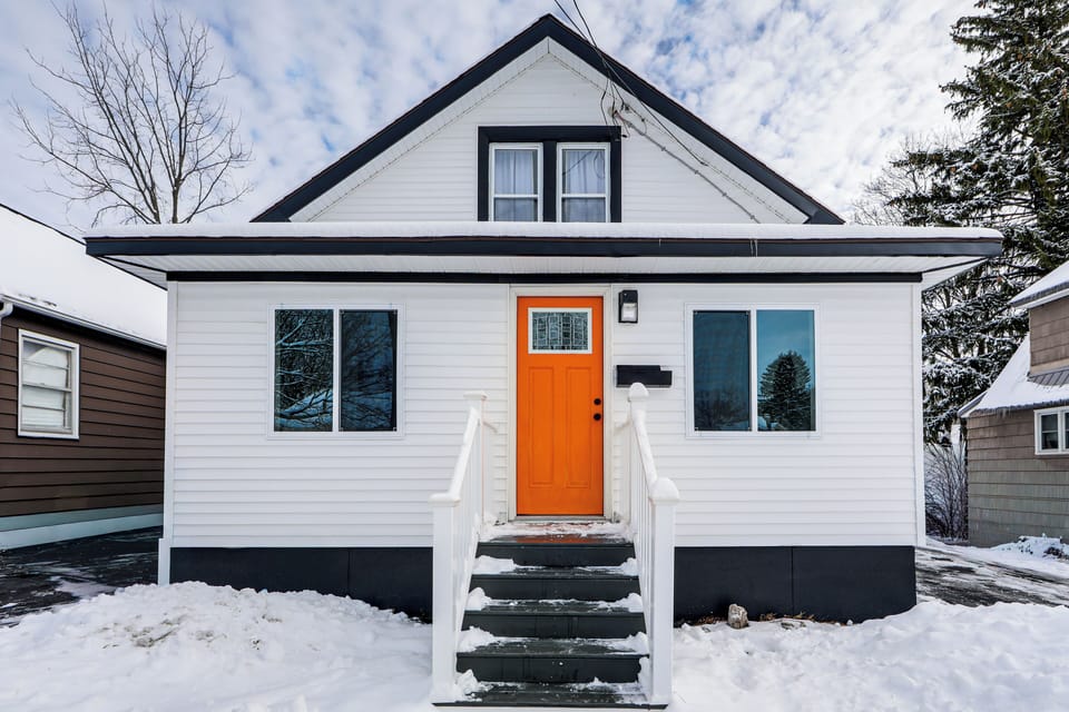 House (3 Bedrooms) | Front of property