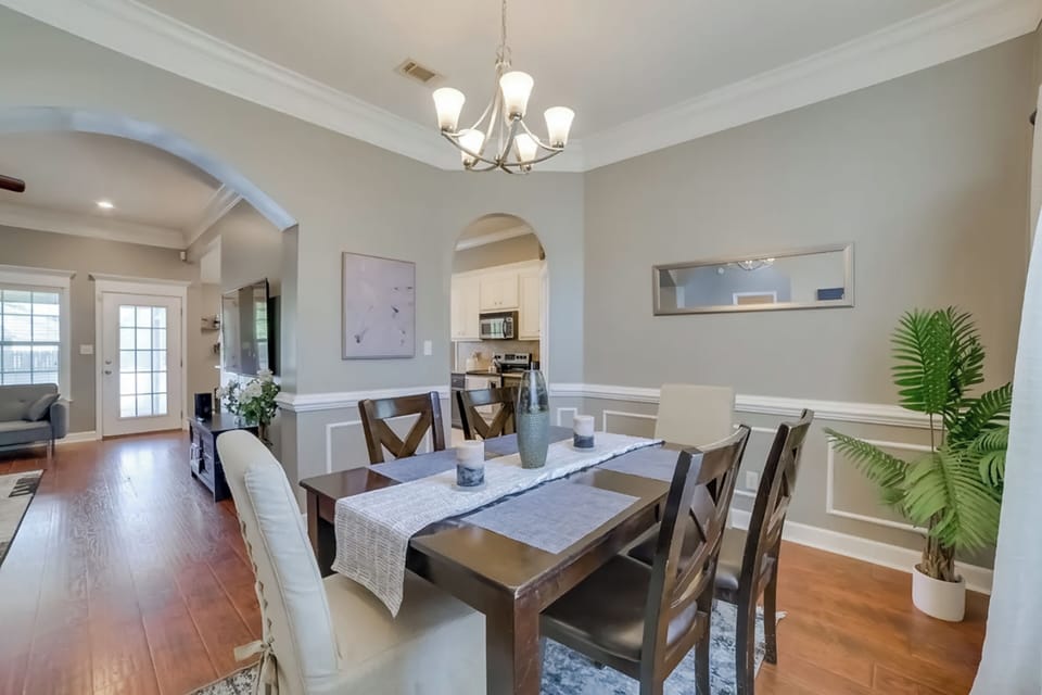 House (3 Bedrooms) | Interior
