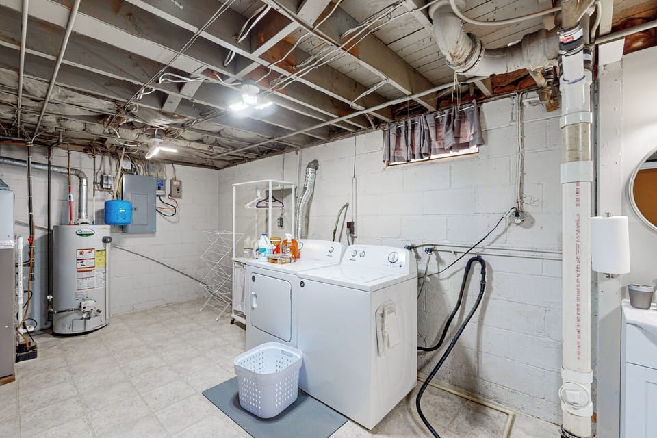Work & Play! Home 1 Mi to Dtwn & Central Market Cottage in Pennsylvania