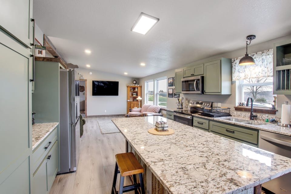 House (3 Bedrooms) | Interior