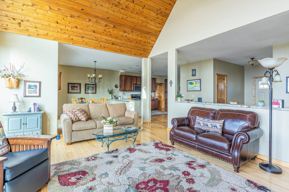 House (3 Bedrooms) | Interior