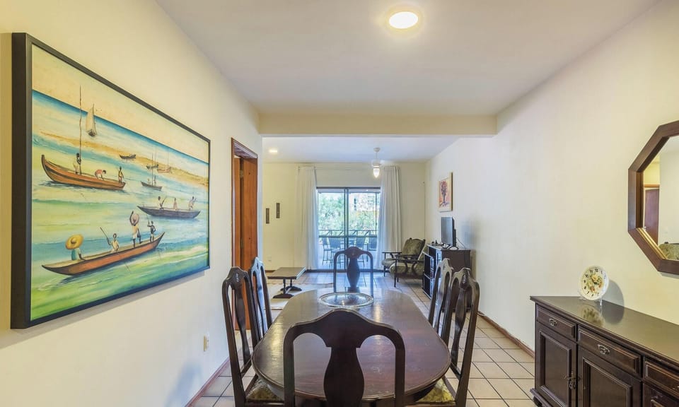 Basic Apartment | Dining