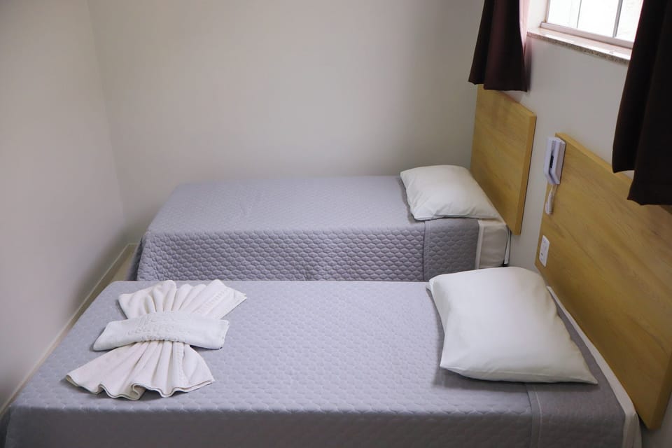 Deluxe Twin Room | Desk, laptop workspace, free WiFi