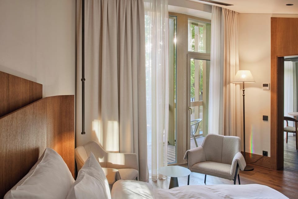 Deluxe Studio Suite | Free WiFi