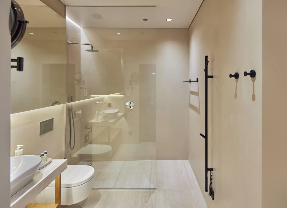 Comfort Studio, Balcony | Bathroom | Shower, hair dryer, slippers, towels