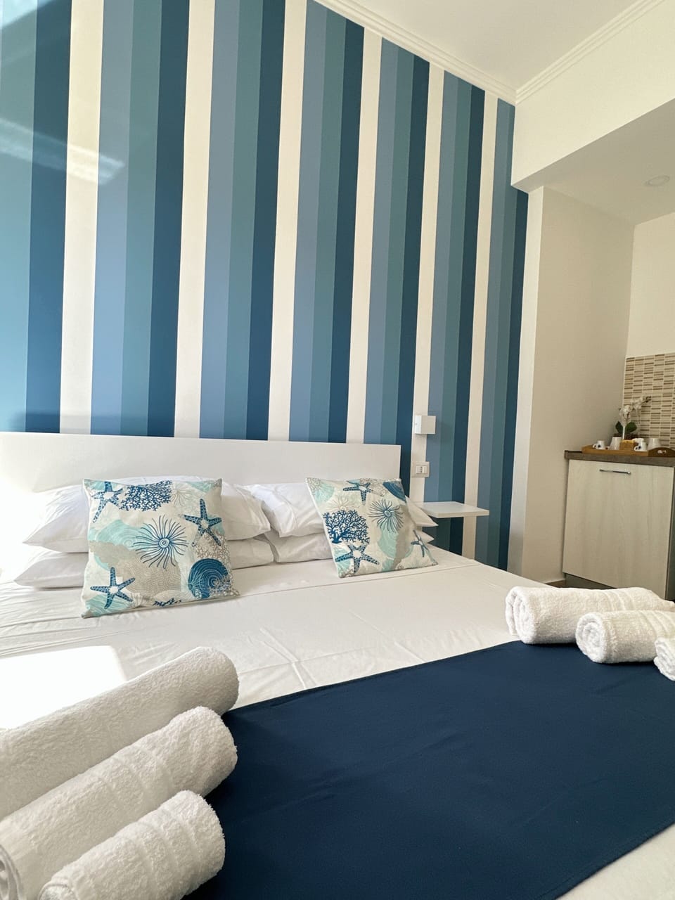 Deluxe Double Room, Courtyard View | Premium bedding, down comforters, in-room safe, desk