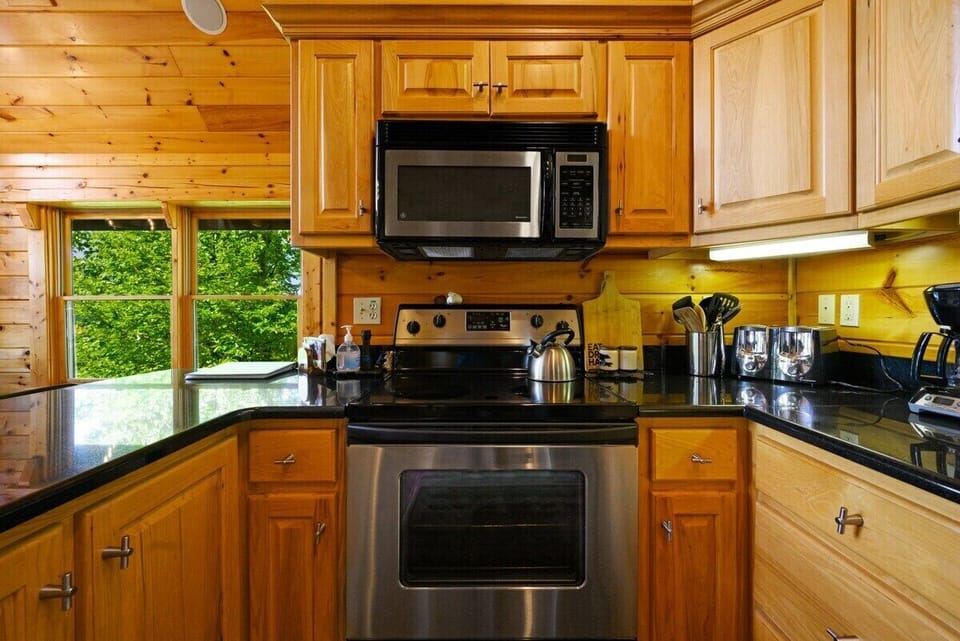 Cabin, Private Bathroom, Mountain View (Cabin On A Cloud ) | Shared kitchen | Highchair