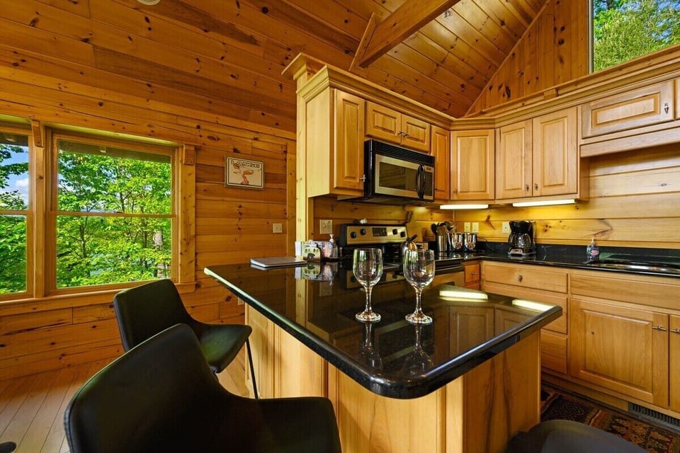 Cabin, Private Bathroom, Mountain View (Cabin On A Cloud ) | Shared kitchen | Highchair