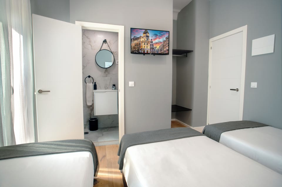 Basic Triple Room | Free WiFi
