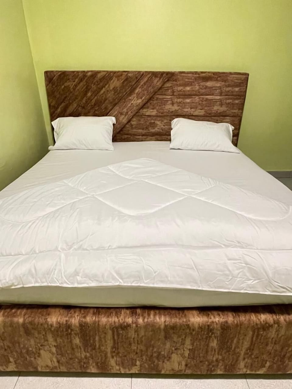 Basic Double Room, Balcony | Desk, iron/ironing board, WiFi (free)