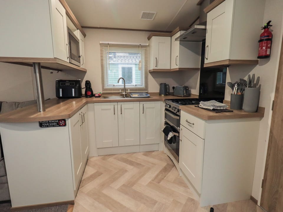 Fridge, microwave, dishwasher, toaster