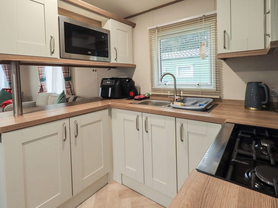 Fridge, microwave, dishwasher, toaster