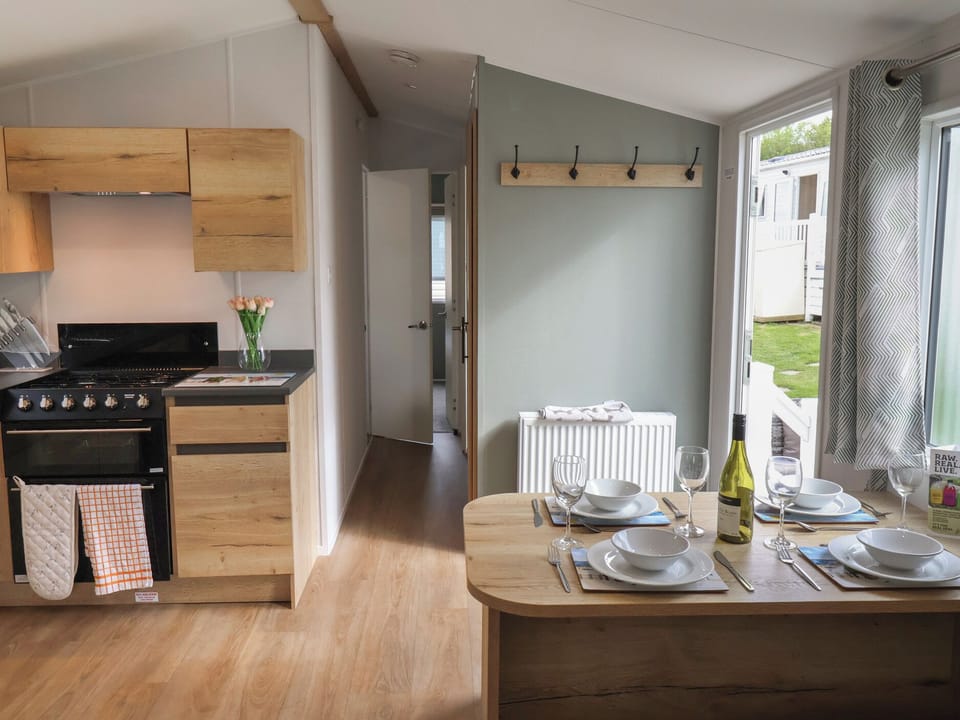 Cottage | Private kitchen | Cookware/dishes/utensils