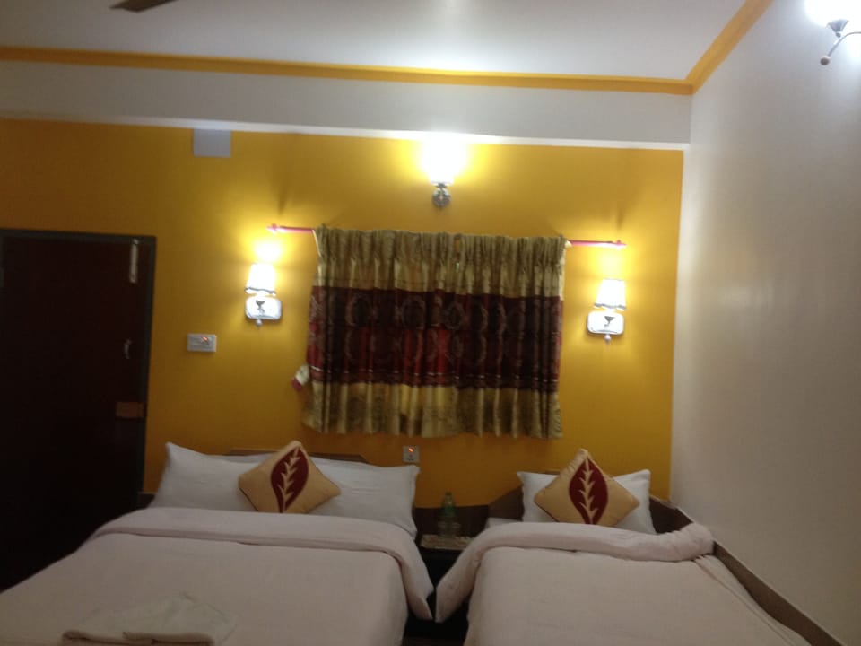 1 bedroom, premium bedding, in-room safe, desk