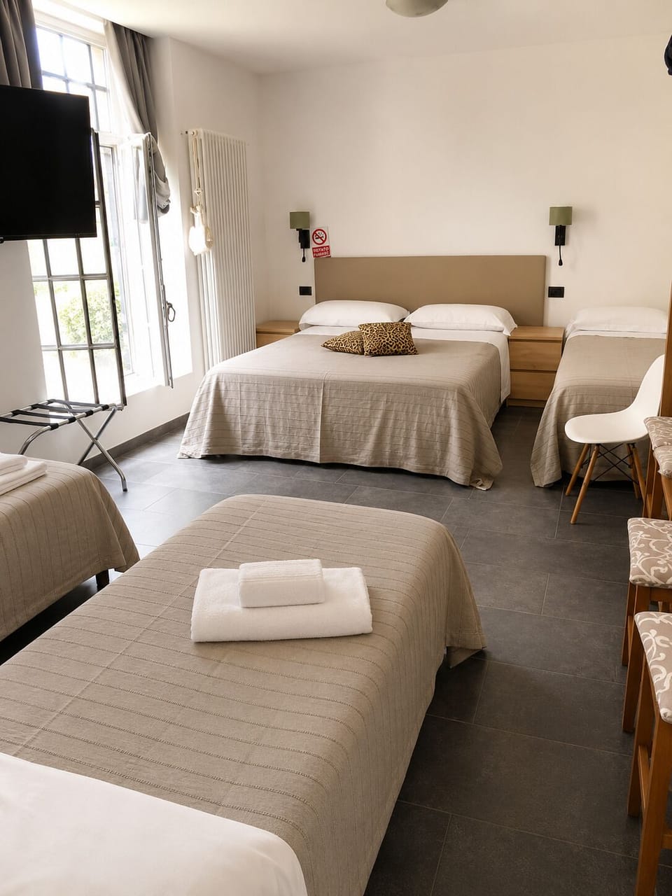 Basic Quadruple Room | Hypo-allergenic bedding available, WiFi (free)