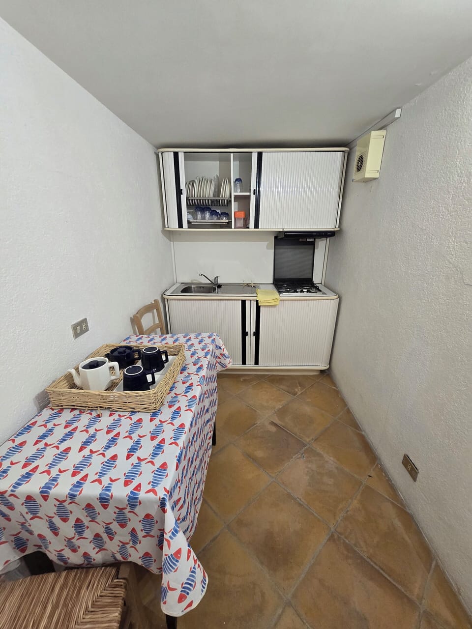 Deluxe Duplex, City View | Private kitchen