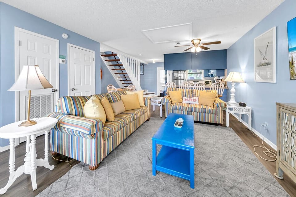 House, Multiple Beds (Laguna Beach Breeze) | Living area