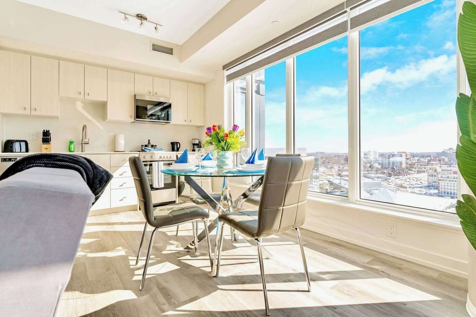 Large Windows with Spectacular Views