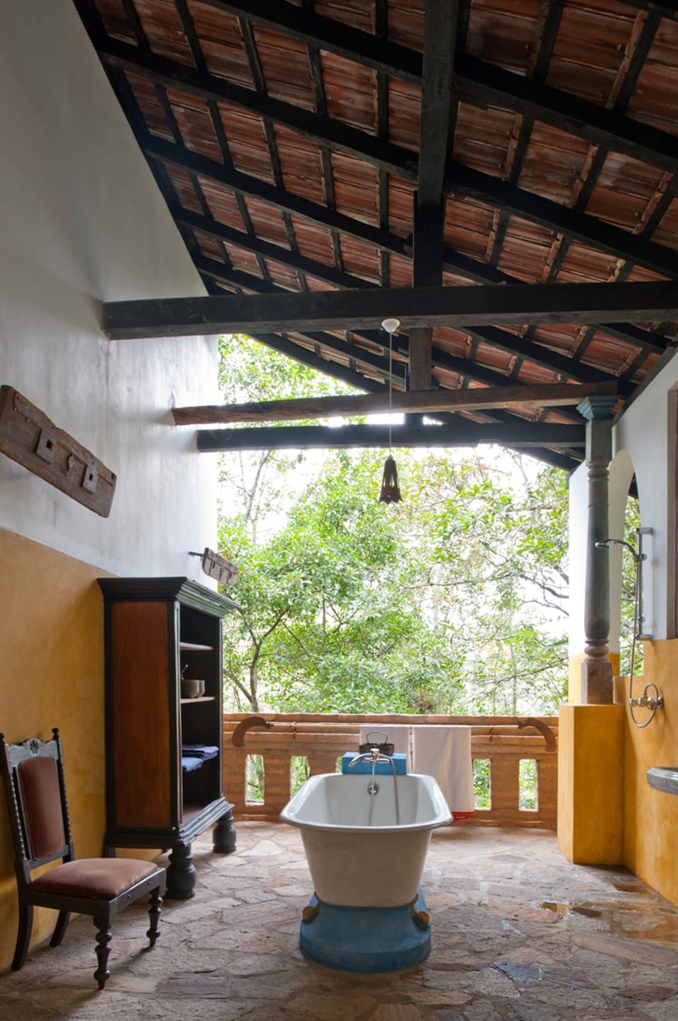 Classic Family  Room | Bathroom | Free toiletries, hair dryer, bathrobes, bidet
