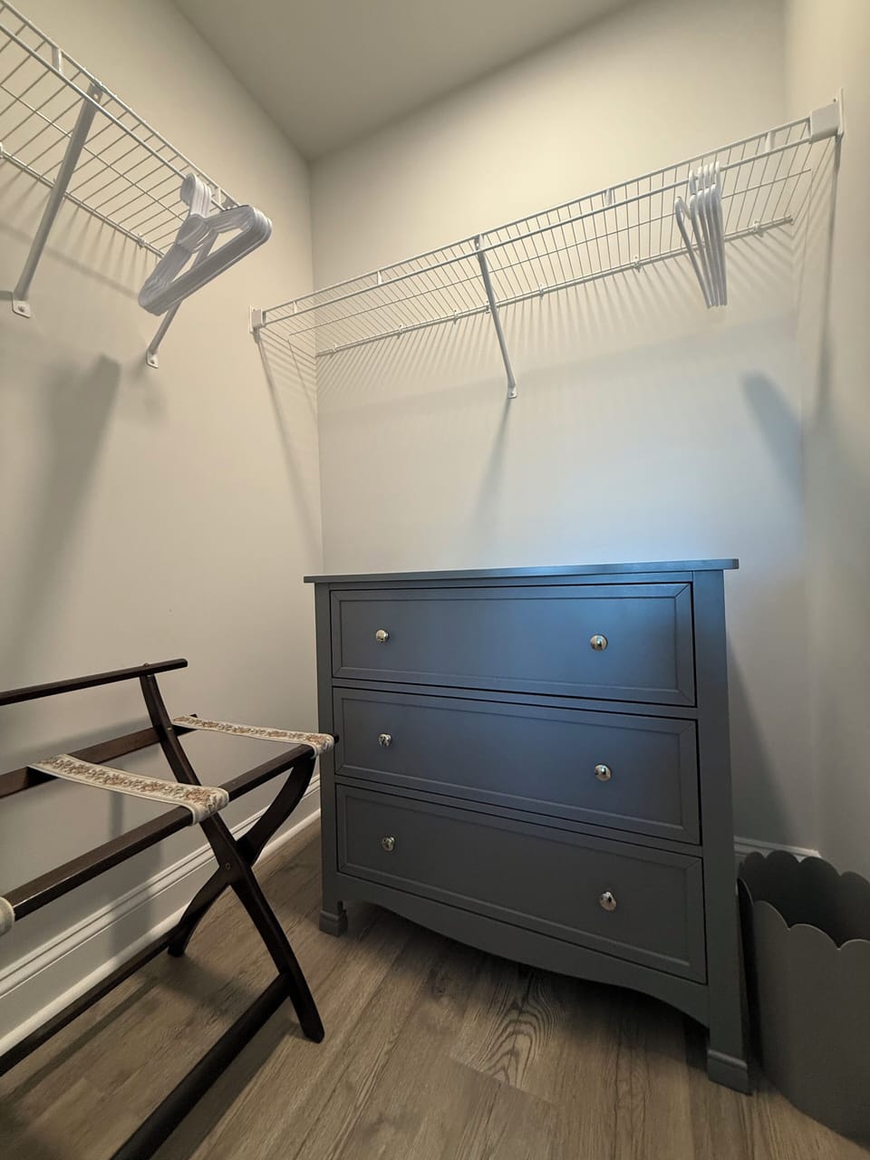 Queen room closet and dresser