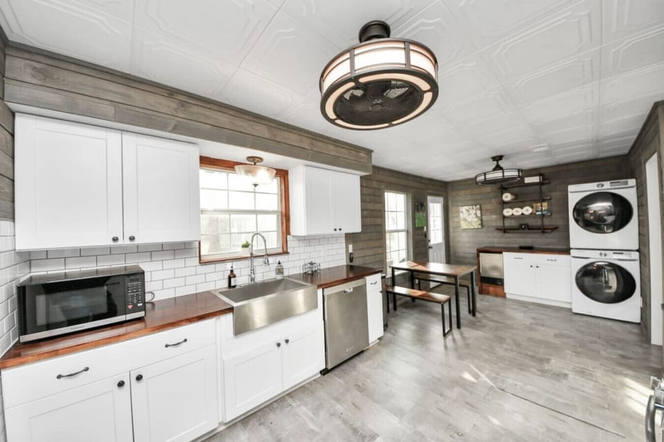Main House/Kitchen