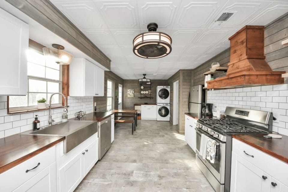 Main House/Kitchen