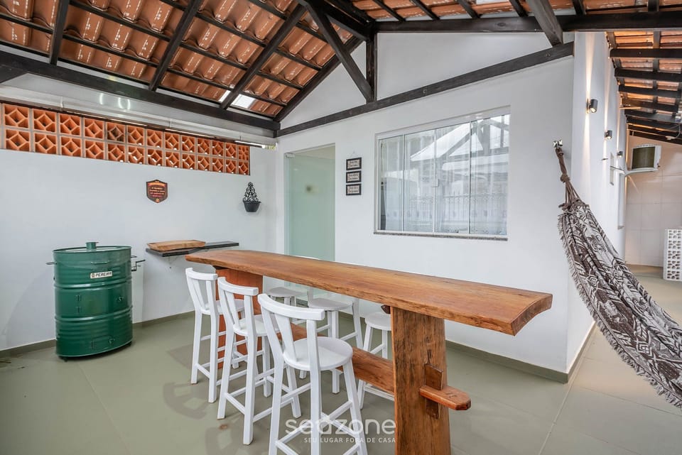 Basic Apartment | Dining