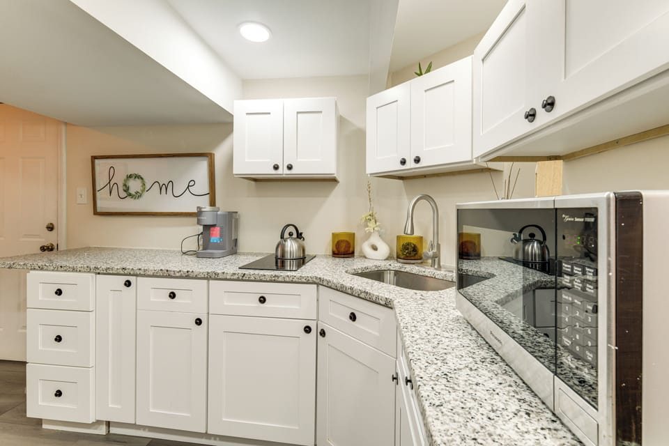 Kitchen | Cooking Basics | Electric Cooktop | Microwave | Tea Kettle
