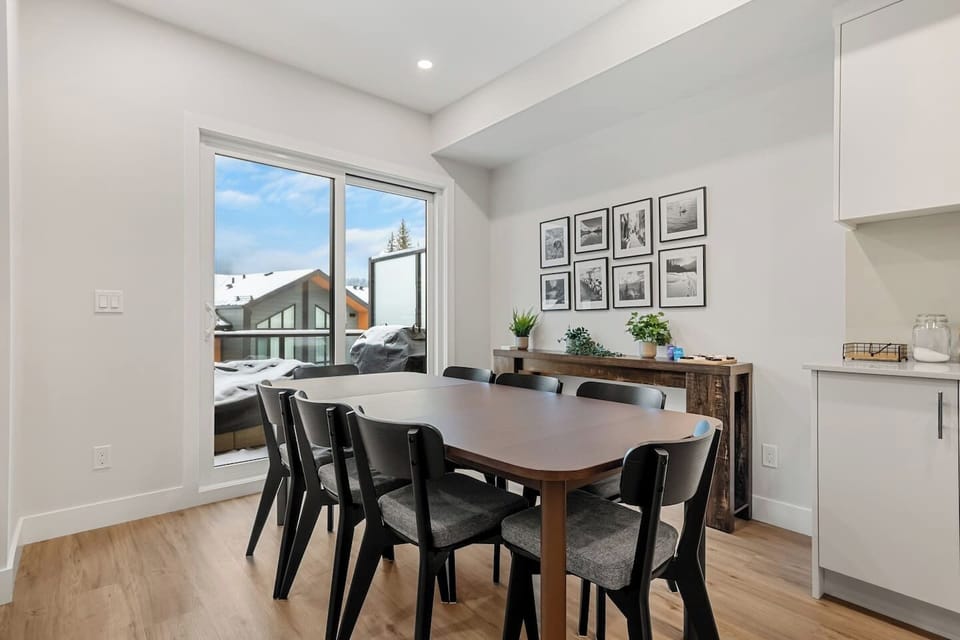 Dining area with seating for 8.