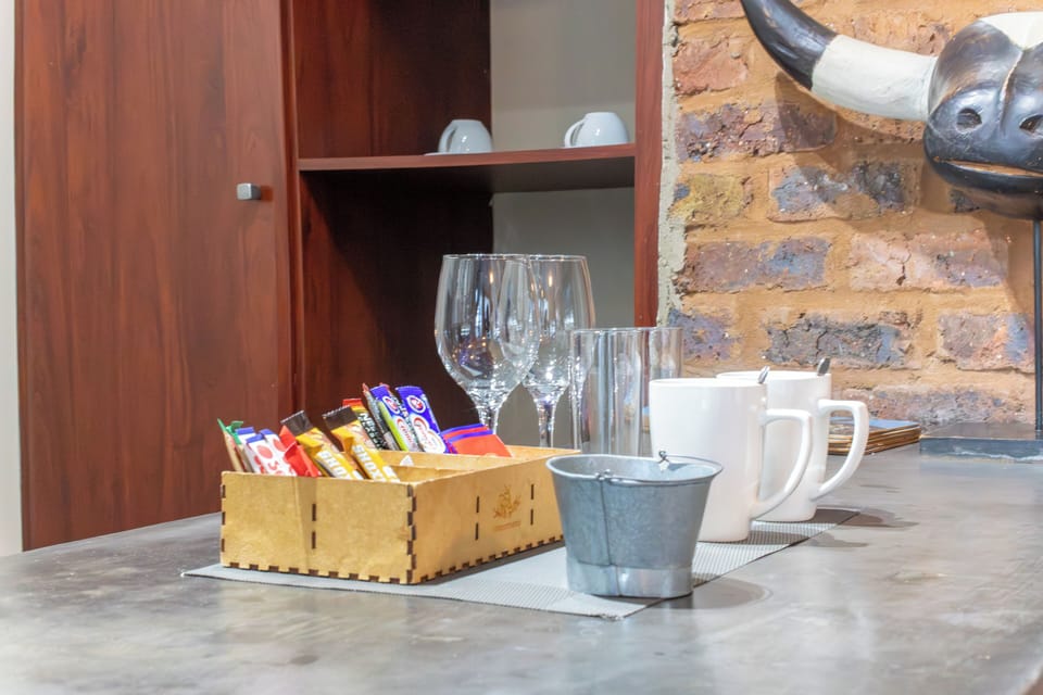 Classic Apartment, 1 Queen Bed, Private Bathroom | Coffee and/or coffee maker