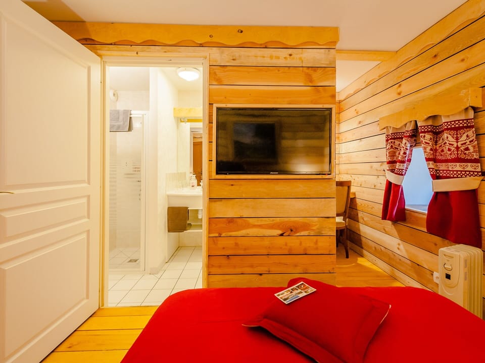 Standard Double Room, Private Bathroom | Miscellaneous