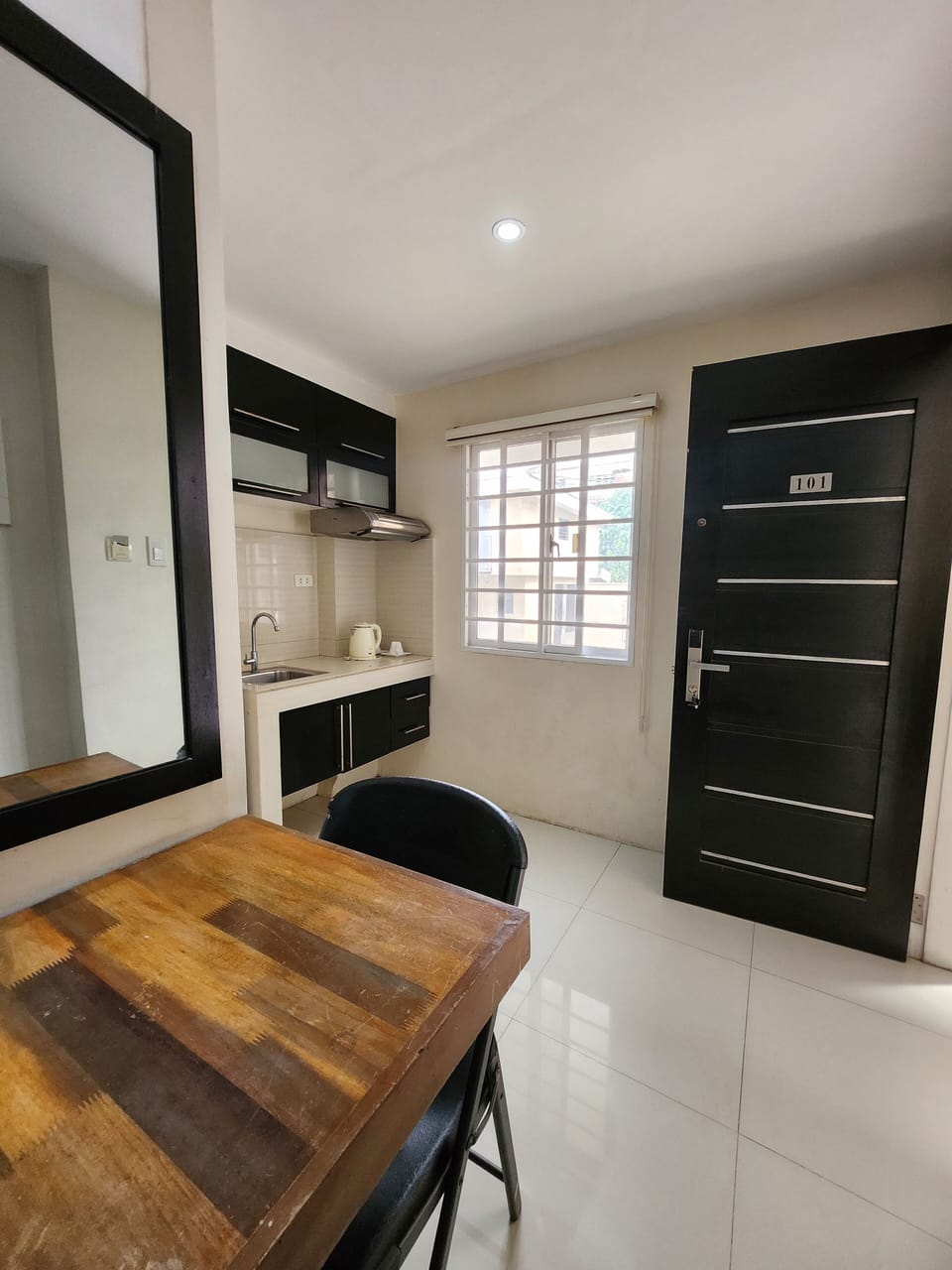 Queen Studio | Desk, free WiFi