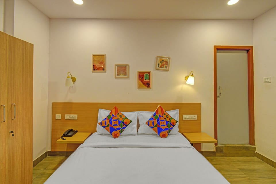 Egyptian cotton sheets, premium bedding, in-room safe, WiFi (free)