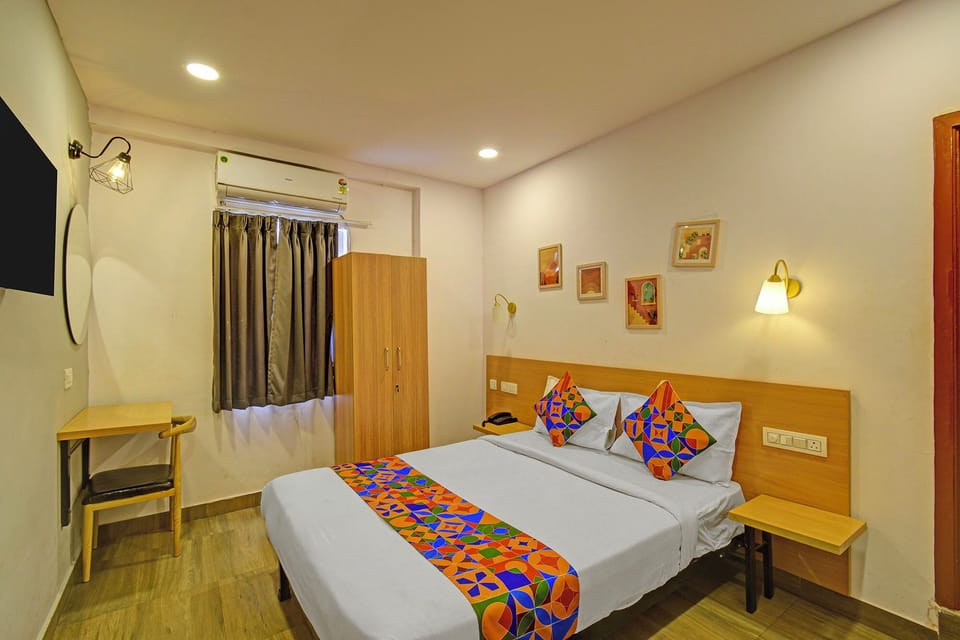 Egyptian cotton sheets, premium bedding, in-room safe, WiFi (free)